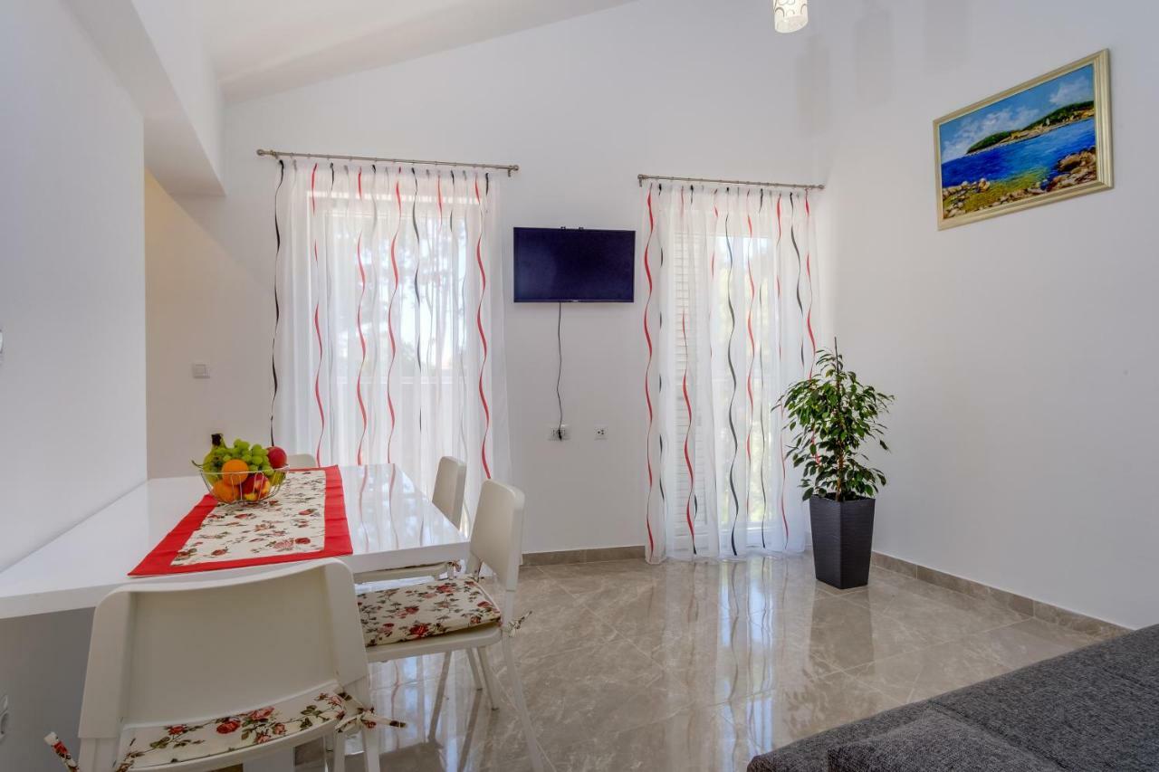 Apartmani Beatrice مالي لوشينغْ المظهر الخارجي الصورة